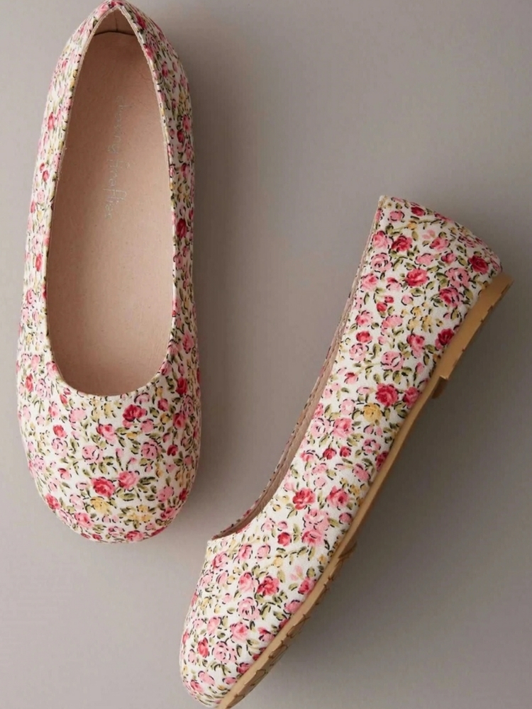 Girls shoes Chasing Fireflies Girls flats Shoes Mini Floral Slip On size 2 NEW